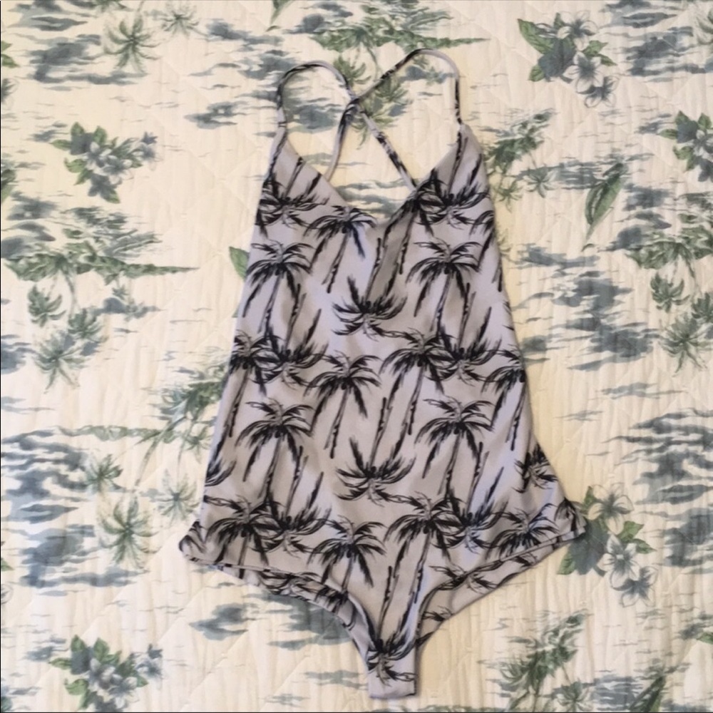 Bettinas One Piece 🌴- size medium